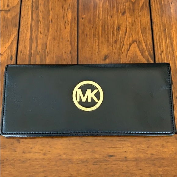 Michael Kors Black Leather Wallet / Wristlet NWOT